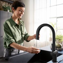 Hansgrohe Aqittura M91 FilterSystem bateria kuchenna stojąca z filtrem czarny mat 76800670
