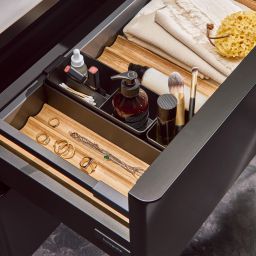 Hansgrohe Xelu Q szafka 58 cm podumywalkowa wisząca ciemny orzech/biały mat 54026700