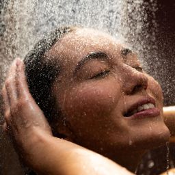 Hansgrohe Raindance Alive S zestaw prysznicowy ścienny termostatyczny z deszczownicą czarny 24582670