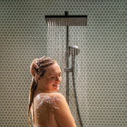 Hansgrohe Activera Q zestaw prysznicowy ścienny z deszczownicą czarny mat 28757670