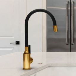 Invena Glamour bateria kuchenna stojąca z elastyczną wylewką złoty/czarny mat BZ-02-L17