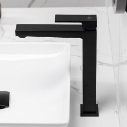 KFA Armatura Logon Black bateria umywalkowa stojąca czarna 5132-612-81