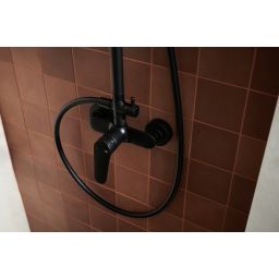 KFA Armatura Otava Black zestaw prysznicowy ścienny z deszczownicą czarny mat 5556-910-81