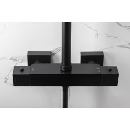 KFA Armatura Logon Black zestaw prysznicowy ścienny termostatyczny czarny 5746-910-81