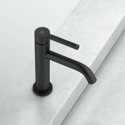 Kludi Nova Fonte Pura bateria umywalkowa stojąca czarny mat 202663915