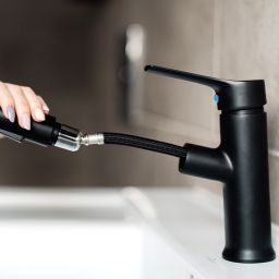 Kuchinox Fonte bateria umywalkowa stojąca z wyciąganą wylewką czarny mat BQT729D