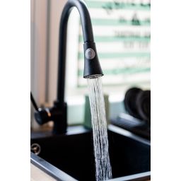 Laveo Daru bateria kuchenna stojąca z wyciąganą wylewką czarna BLD769D