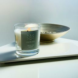 Lacrosse White Tea świeca zapachowa roślinna 40 h ZVV040THLC