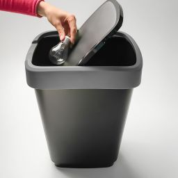 Rotho Twist kosz na śmieci 25 l Swing czarny/srebrny 1754408850