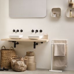 Sealskin Tube wieszak na ręczniki stojący biały 362383210