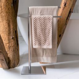 Sealskin Tube wieszak na ręczniki stojący chrom 362383218