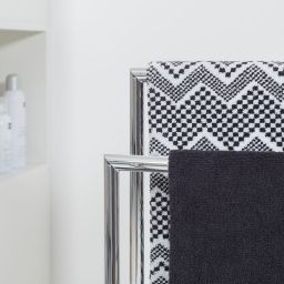 Sealskin Tube wieszak na ręczniki stojący chrom 362383218