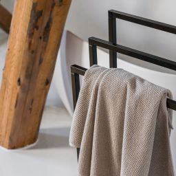 Sealskin Tube wieszak na ręczniki stojący czarny 800198