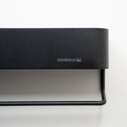 Sealskin Brix półka ścienna 55 cm z wieszakiem na ręcznik czarny mat 362430746