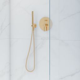 Oltens Ronneby wąż prysznicowy 160 cm złoty 37201800