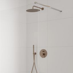 Zestaw Oltens Molle bateria wannowo-prysznicowa podtynkowa z deszczownicą 30 cm Vindel i kompletem prysznicowym Ume miedź szczotkowana 36600610