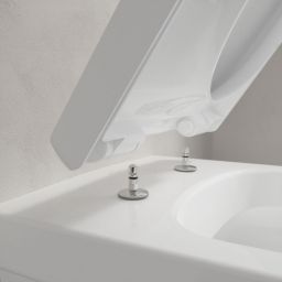 Villeroy & Boch Architectura Combi-Pack zestaw miska WC wisząca bez kołnierza z deską wolnoopadającą Weiss Alpin 4694HRR1