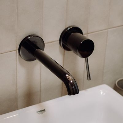 Zestaw Grohe Essence New bateria umywalkowa podtynkowa kompletna hard graphite (19408A01, 23571000)