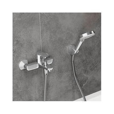 Zestaw Hansgrohe Vernis Blend bateria wannowo-prysznicowa ścienna z zestawem natryskowym ściennym chrom (71440000, 28052000)