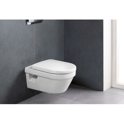 Villeroy & Boch Architectura combi-Pack zestaw miska WC wisząca bez kołnierza z deską wolnoopadającą Weiss Alpin 5684HR01