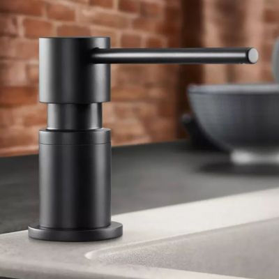 Zestaw Blanco Linus-S bateria kuchenna stojąca czarna z dozownikiem na płyn czarny mat (525807, 525789)