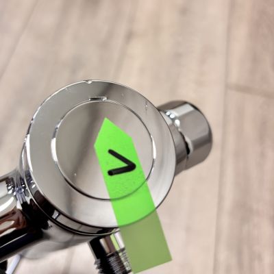 Outlet - Grohe Essence bateria wannowo-prysznicowa ścienna chrom 33624001