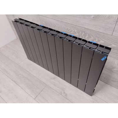 Outlet - KFA Armatura ADR grzejnik pokojowy 57x96,6 cm podłączenie boczne czarny 763-120-81