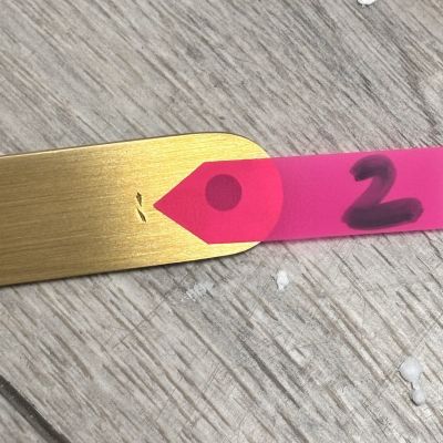 Outlet - Oltens Vernal wieszak na ręcznik złoto szczotkowane 80005810