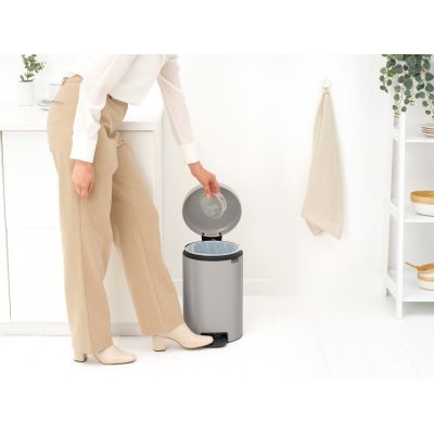 Brabantia NewIcon kosz na śmieci 12 l Soft Grey 252303
