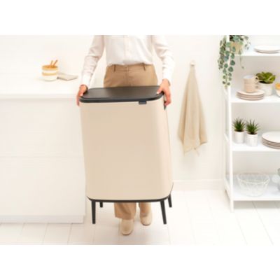 Brabantia Bo Touch Bin pojemnik na odpady 60 l beżowy 251580