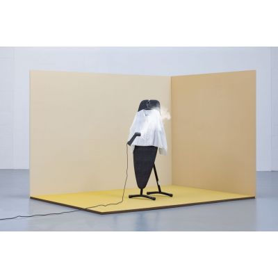 Brabantia deska do prasowania żelazkiem i generatorem pary Denim Black 241420