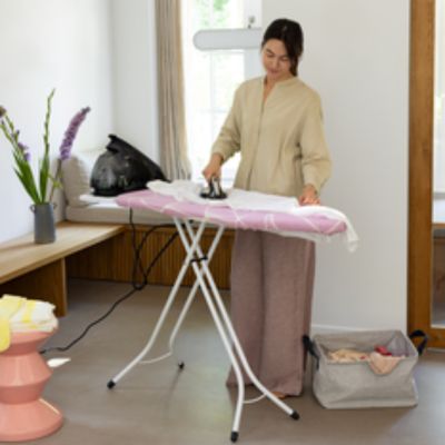 Brabantia deska do prasowania z solidną podstawą na generator pary Lilac Waves 246081