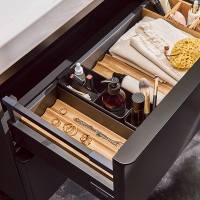 Hansgrohe Xelu Q szafka 58 cm podumywalkowa wisząca biały wysoki połysk/czarny mat 54023670