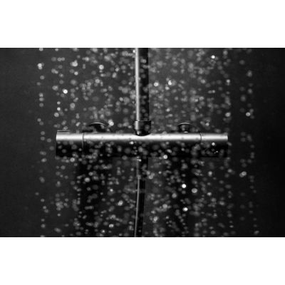 KFA Armatura Moza Black zestaw prysznicowy ścienny termostatyczny z deszczownicą czarny mat 5736-910-81